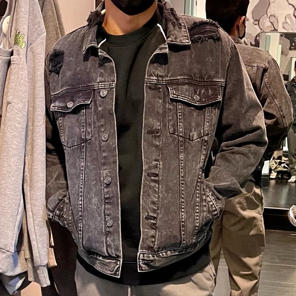 Forever 21 Other - NWT Men’s Washed Black Distressed Jean Jacket Size Large Denim 100% Cotton